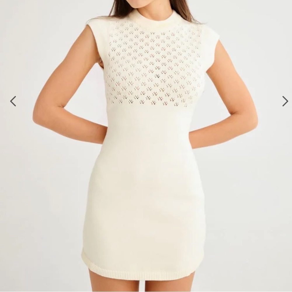 Elegant Cream Sleeveless Sweater Dress